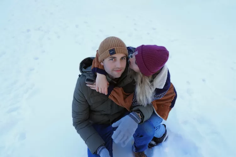 Ilustrasi sifat cowok yang bikin cewek makin sayang (Pexels/Lenaandlevi)