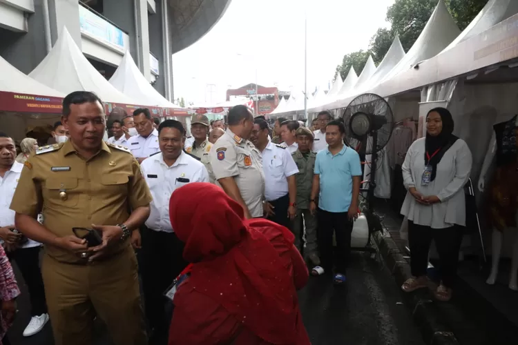 Plt Wali Kota Bekasi Tri Adhianto membuka rangkaian Bekasi Fair 2023. (Humas Pemkot Bekasi)