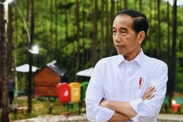Jokowi Teken Keppres Nomor 4 Tahun 2023 tentang Tim Pemantau Pelaksanaan Rekomendasi Penyelesaian Non Yudisial Pelanggaran Hak Asasi Manusia yang Berat. (Instagram.com/@jokowi)