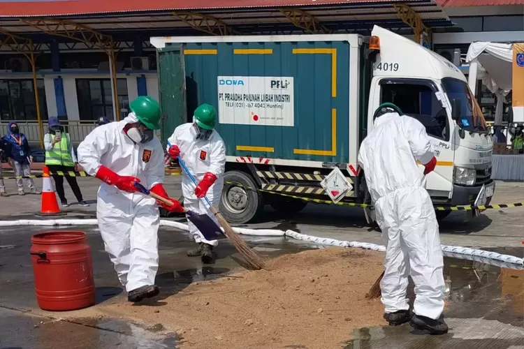 WASPADAI : Gladi Kedaruratan Pengelolaan Bahan dan Limbah B3 di Terminal Jatijajar, Kamis (16/3). (ISTIMEWA)