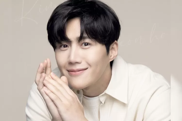 Siap-siap Ladies! Oppa Manis Berlesung Pipi, Kim Seon Ho Akan Kunjungi Jakarta, Indonesia (Foto: Kim Seon Ho)