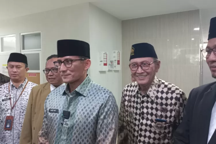 Menparekraf Sandiaga Uno usai mengisi kuliah umum di Unissula Semarang. Sandiaga setuju turis asing harus diberi aturan tegas. (Istimewa)