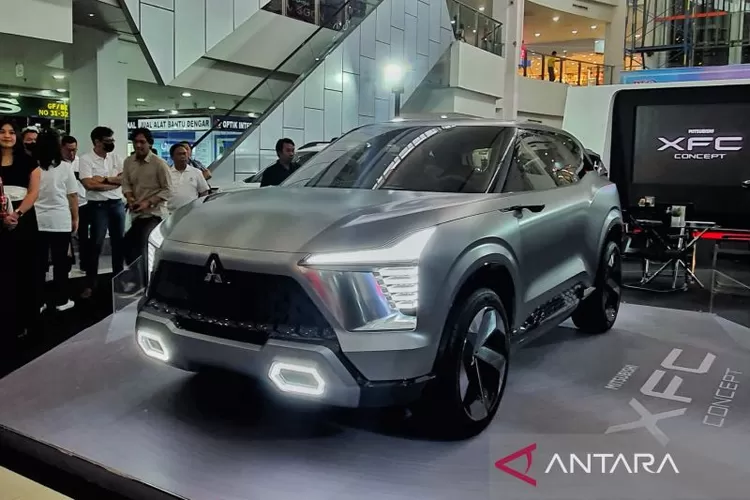 Mitsubishi Motors Krama Yudha Sales Indonesia (MMKSI) menampilkan XFC Concept sebagai daya tarik utama dalam acara Mitsubishi Motor Auto Show di Palembang Trade Center, Kamis (16/3/2023).  (ANTARA/Livia Kristianti)