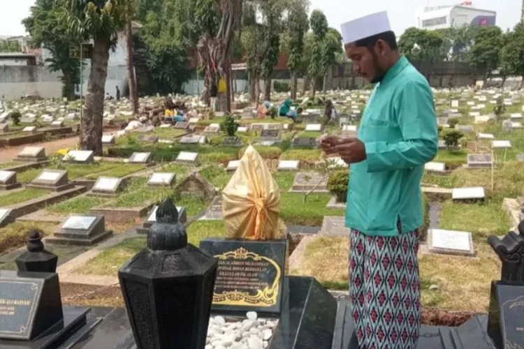 Urutan Bacaan Doa Ziarah Kubur Lengkap Dengan Tata Caranya Dari Awal Sampai Akhir Banten Raya