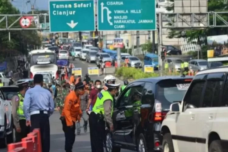 Pawai Obor di Bogor dalam Rangka Sambut Ramadhan, Jalur Puncak Kena Imbas Ditutup Sementara. (NTMC Polri)