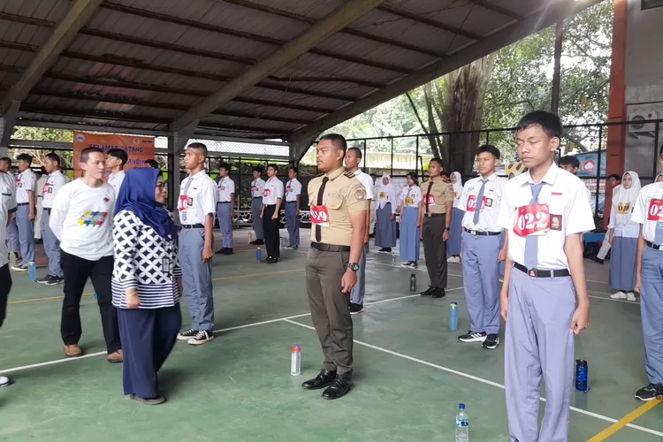 Sekda Kota Bogor, Syarifah Sofiah membuka dan memberikan pengarahan Seleksi Pembentukan Paskibraka Tahap II tingkat Kota Bogor di GOR Pajajaran, Jumat (17/3/2023).