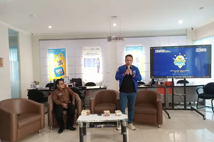 Perwakilan sekolah di Kendal saat mengikuti sosialisasi digitalisasi pendidikan lewat aplikasi Junio Smart di BRI Kanca Kendal. (edi prayitno/kontributor Kendal)