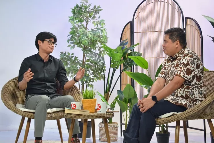 Anggota KPU RI August Mellaz mengatakan  tak bisa dipungkiri anak muda apatis terhadap politik, (rilis)