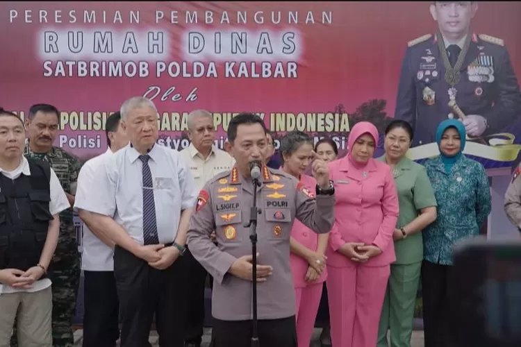 Kapolri Jenderal Pol Listyo Sigit Prabowo instruksikan jajarannya tindak tegas penyelundupan pakaian bekas impor 