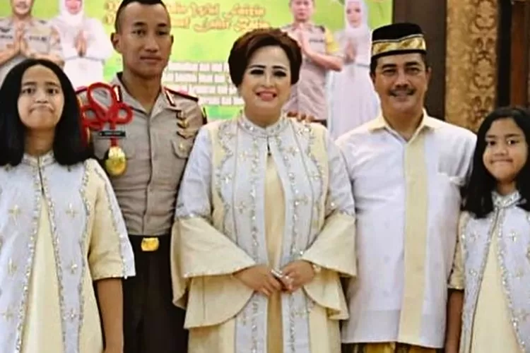 Agama Komjen Agus Andrianto Lengkap Istri Dan Anak, Polisi Yang Diduga ...