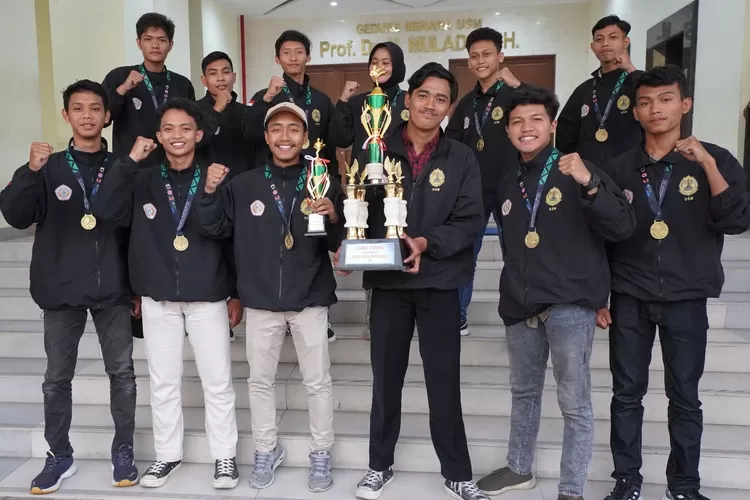 Atlet Pencak Silat Universitas Semarang (USM) borong 11 emas dan meraih predikat Pesilat Terbaik dalam Widuri Open 4 Pencak Silat Championship. 