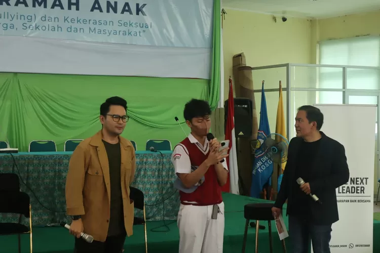 Dokter Rayendra memberi motivasi kepada siswa Kosgoro Bogor. (Dok pribadi)