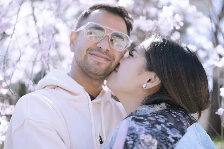 Sudah Pulang dari Jepang, Raffi Ahmad Klarifikasi Soal Panggilan Video dengan Wanita Lain (Gorajuara.com/dok: Instagram @raffinagita1717)