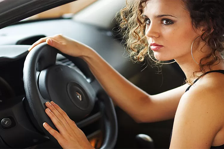 Toyota Corolla Generasi ke-7 atau Great Corolla, merupakan salah satu mobil sedan populer di Indonesia pada era 1990an. (pixabay-wydawca)