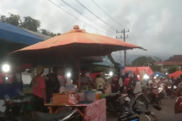 Pedagang takjil di Lubuk Basung Kabupaten Agam (AMC News)