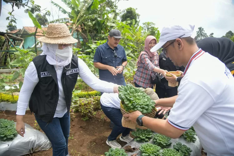 Bupati Purwakarta Anne Ratna Mustika dorong desa se-Kabupaten Purwakarta punya produk unggulan. (Diskominfo Purwakarta)