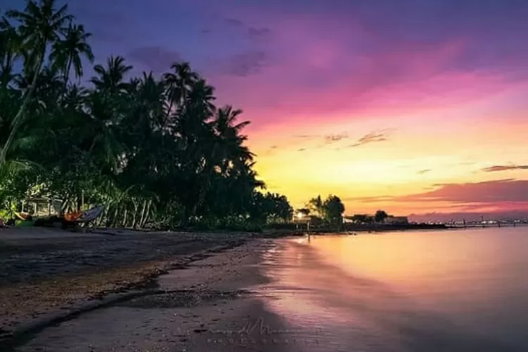 Pantai Kelapa Tuban (@huzeinn)