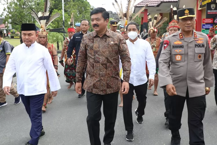 Menteri ATR/BPN Hadi Tjahjanto menghadiri konferensi pers yang diselenggarakan di Aula Arya Dharma, Kepolisian Daerah (Polda) Kalimantan Tengah. (Istimewa )
