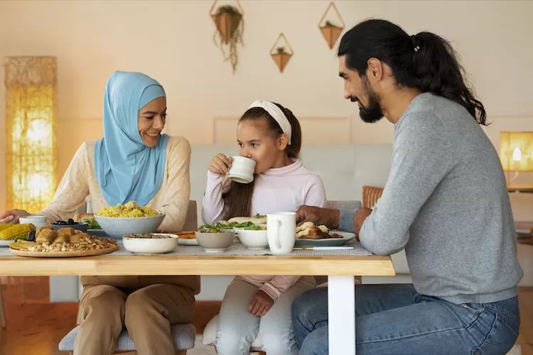 Sahur Saat Adzan Subuh Berkumandang, Hukumnya Sah Atau Tidak? Begini ...