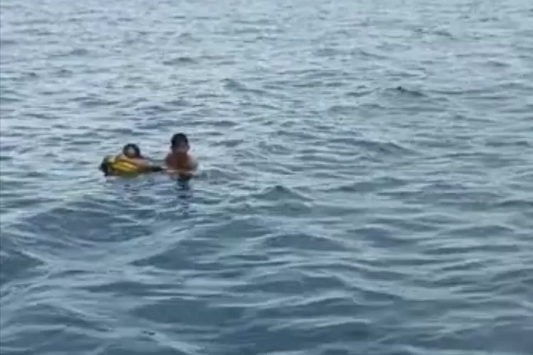12 orang korban kapal karam di Perairan Air Bangis ditemukan selamat (Istimewa)