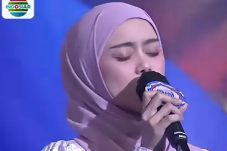 Lantunan Shalawat Lesti Kejora Getarkan Panggung Aksi Indosiar Tak