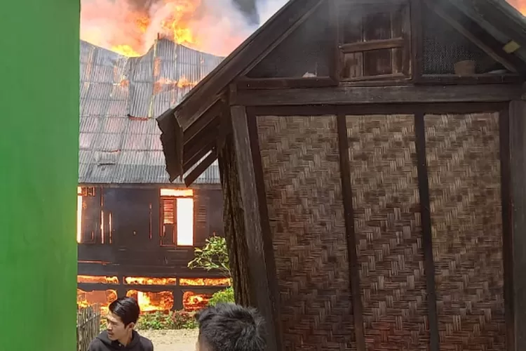 Harta Benda Pusaka Ikut Terbakar dalam Rumah Gadang di Kawasan Saribu Rumah Gadang Solok Selatan, 11 Jiwa Mengungsi&nbsp;