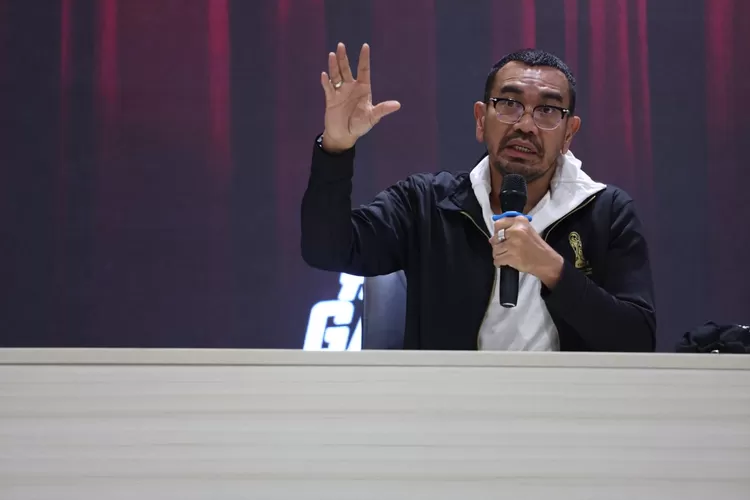 Anggota Exco PSSI Arya Sinulingga Memberi Keterangan Pers Terrkait dengan Pembatalan Drawing Piala Dunia U-20 (foto Humas PSSI)