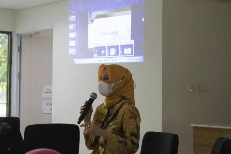 PEJABAT : Direktur RSUD ASA Kota Depok, Enny Ekasari.