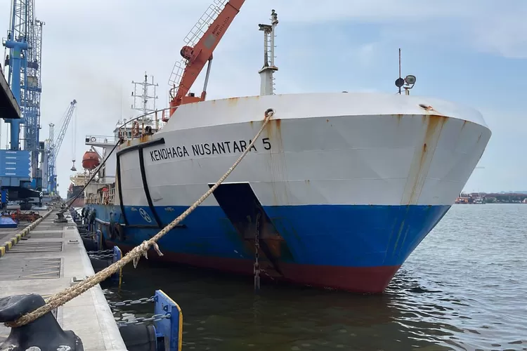 beras bantuan krisis di NTT diangkut kapal tol laut