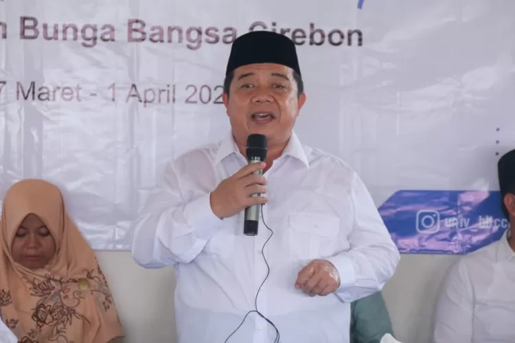 Rektor Universitas Islam Bunga Bangsa Cirebon (UI BBC) Dr H Oman Fathurahman MA (Ulfi Fadhilah/Klikaktual.com)