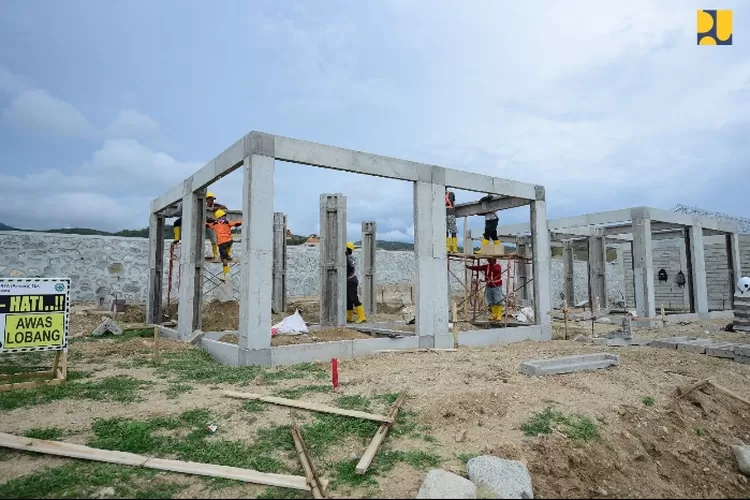 Kementerian Pekerjaan Umum dan Perumahan Rakyat (PUPR) terus mempercepat upaya pemulihan kerusakan infrastruktur pascabencana gempa bumi disertai tsunami dan likuifaksi yang terjadi di sejumlah wilayah di Sulawesi Tengah..
