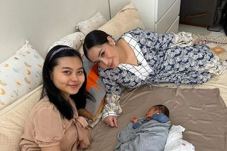 Nagita Slavina dan Cesen (Instgram @raffinagita1717)