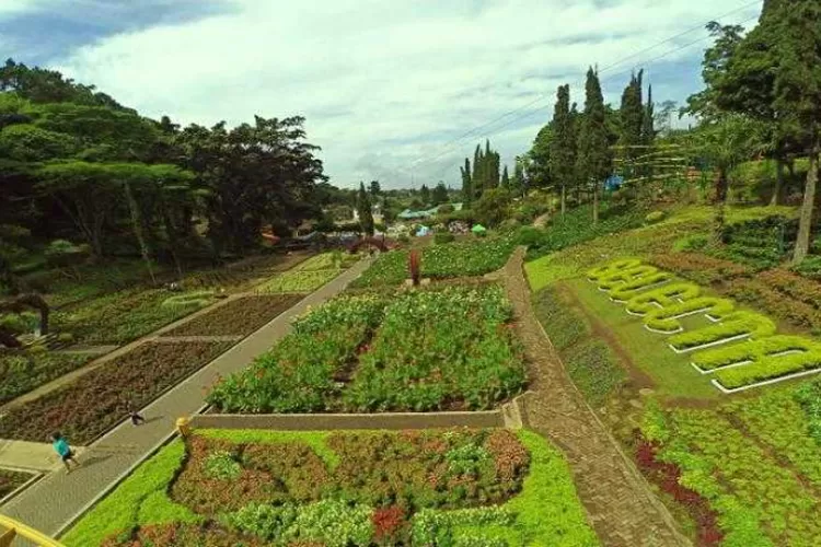 Taman Rekreasi Selecta Salah Satu Wisata Lengkap Di Kota Batu Jawa Timur Cocok Untuk Semua