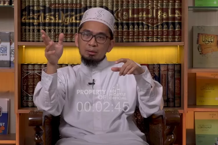 Ustadz Adi Hidayat jelaskan soal sholat Witir di bulan Ramadhan. Apa bisa dilakukan sebelum tahajud? (Tangkap layar kanal Youtube Adi Hidayat Official)