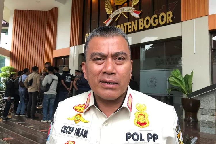 Kasatpol PP Kabupaten Bogor Cecep Iman. (Devina/Metropolitan.id)