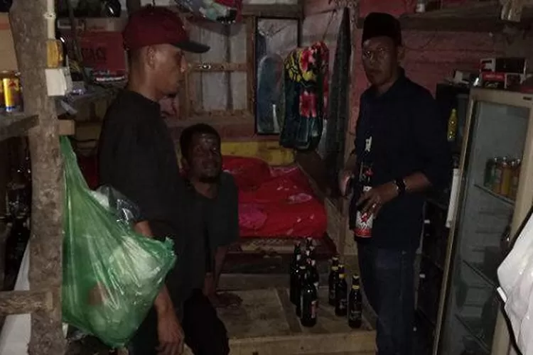 Saat razia pekat dan miras di Paluta (Realitasonline/ASR)
