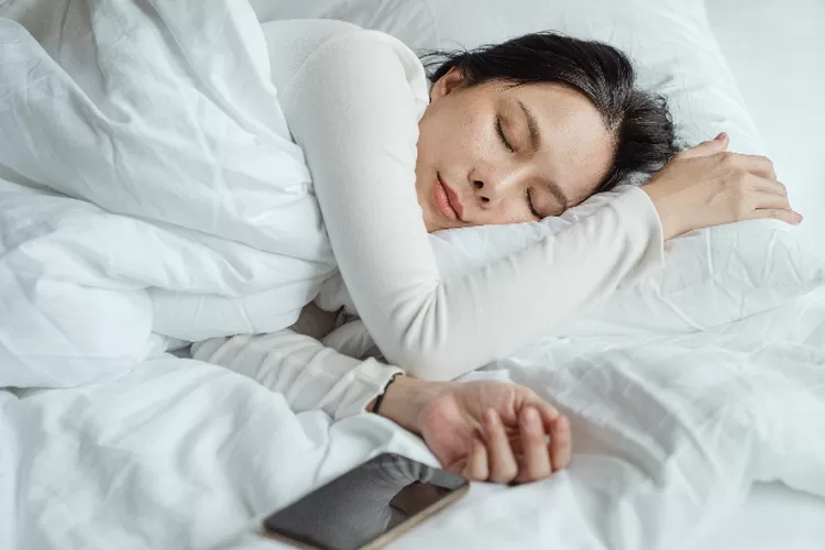 Tips dan cara cepat untuk tidur yang mudah kamu lakukan (Pexels Ketut Subiyanto)