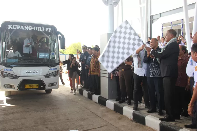 Resmi, Bus Angkutan Lintas Batas Negara Rute Kupang-Dili Beroperasi ...