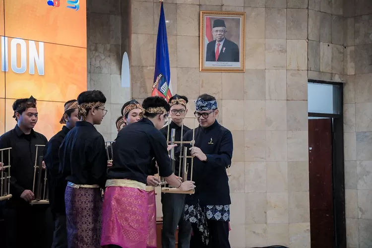 Secara simbolis Kick Off Bogor Innovation Awards 2023 secara resmi dibuka Wali Kota Bogor, Bima Arya di Paseban Sri Baduga, Balai Kota Bogor.