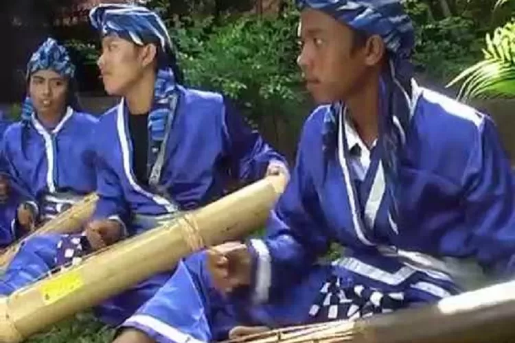 Pantung Bambu Alat Tradisional Dari Banten (Syarif suhana)