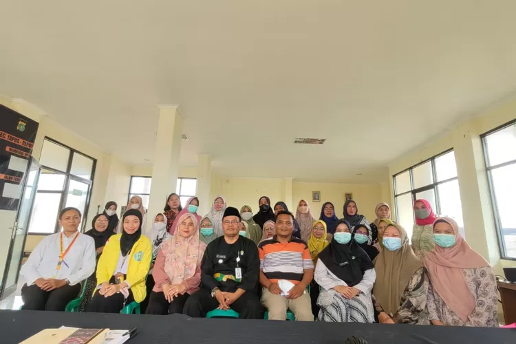 Sosialisasi kepada seluruh kader dan jejaring fasilitas kesehatan (faskes) yang ada di wilayah Jatijajar.