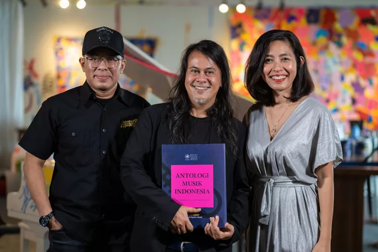 Libatkan Aksan Sjuman (tengah), Mery  Kasiman, dan Adib Hidayat, The Apurva Kempinski Bali luncurkan Antologi Musik Indonesia, menjadi bagian kolaborasi Apik Kampanye Powerful Indonesia 2023 (AG Sofyan )