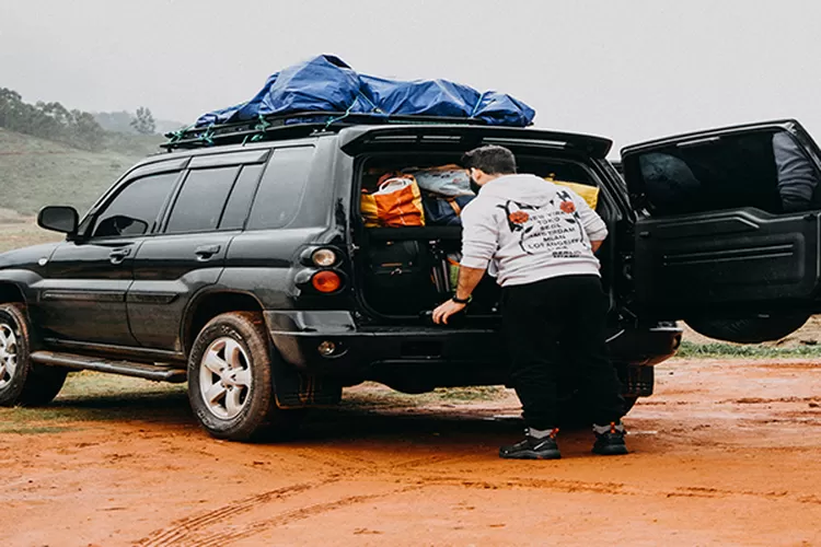 Persiapkan diri dan kendaraan Anda sebaik mungkin, apalagi Anda memutuskan untuk memilih mobil bekas untuk mudik lebaran. (pexels/ Matheus Bertelli)