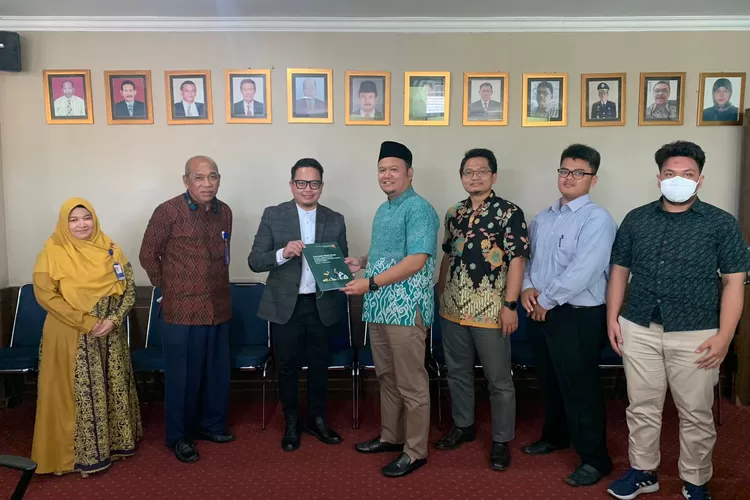 Institut Tazkia melakukan kunjungan ke Bappeda Kota Bogor.