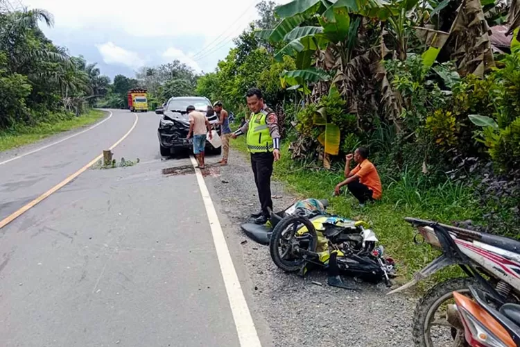 Peristiwa kecelakaan maut yang melibatkan mobil Wakil Ketua DPRD Tanjung Jabung atau Waka DPRD Tanjab Barat, Sjafril Simamora  (Ist)