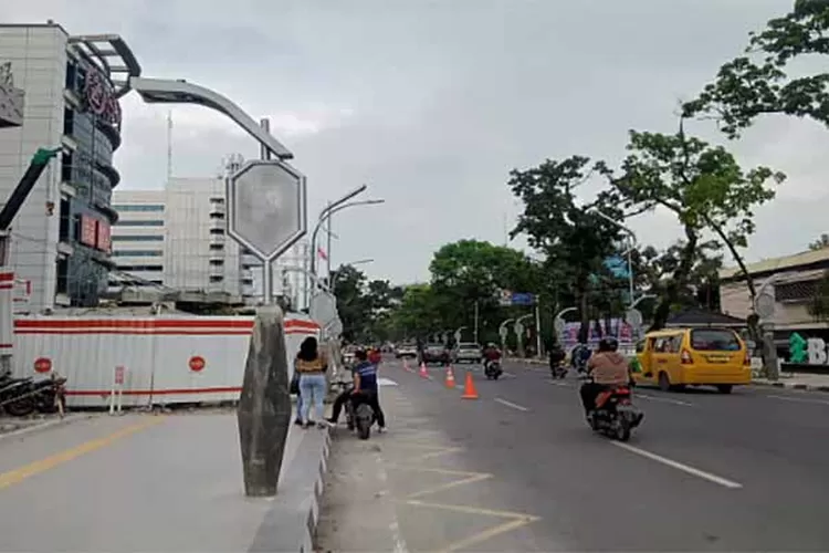 Lampu Pocong Gentayangan di Kota Medan, Proyek Menantu Jokowi yang Tak Jelas dan Asal Jadi 