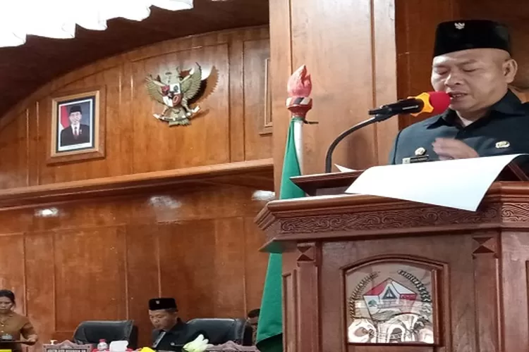 Paripurna DPRD membahas LKPj  Bupati Taput Tahun anggaran 2022 (Realitasonline/MN)