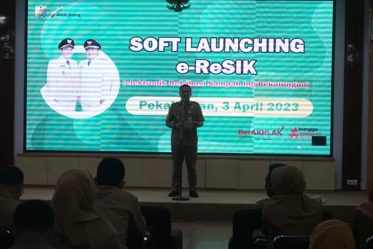 Aplikasi e-Resik diluncurkan secara resmi oleh Wali Kota Pekalongan, HA Afzan Arslan Djunaid di Ruang Jlamprang Setda Kota Pekalongan, Senin 3 April 2023. (Foto: dok)