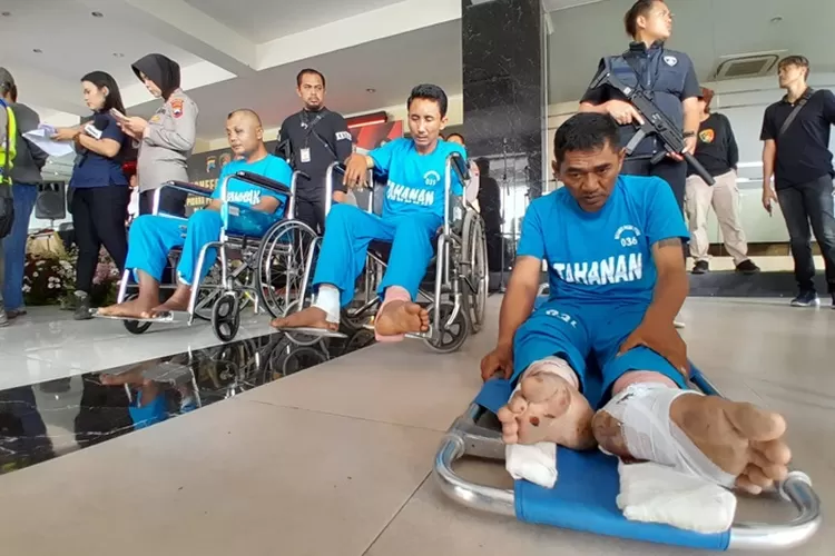 Tiga pelaku perampokan di sebuah toko di Cilacap dengan melakukan penembakan. (Ayosemarang.com/ Audrian Firhannusa)