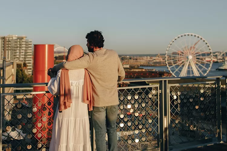 Ilustrasi cara membuat cowok merasa bahagia dalam hubungan (Pexels/PNW Production)